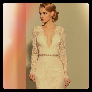 Lace wedding dress